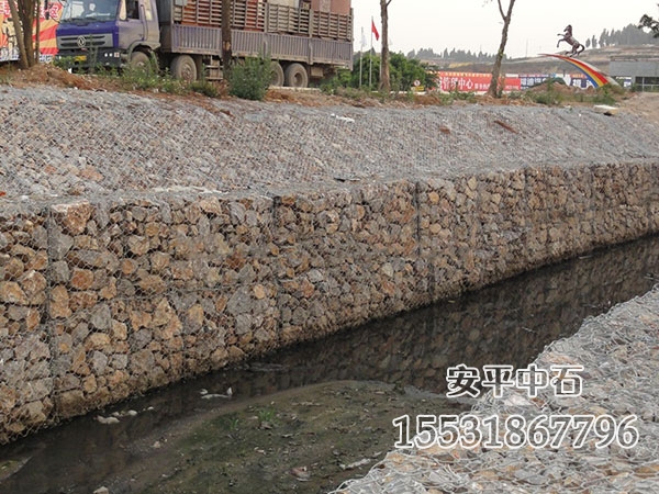 固濱石籠 固濱石籠